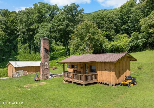 3rd image of 212 Sunshine Cir, La Follette, TN 37766 | MLS# 1351617