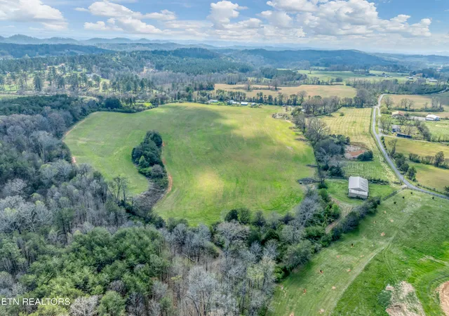 2nd image of 1209 Floyd Walker Rd, Maryville, TN 37801 | MLS# 1351531
