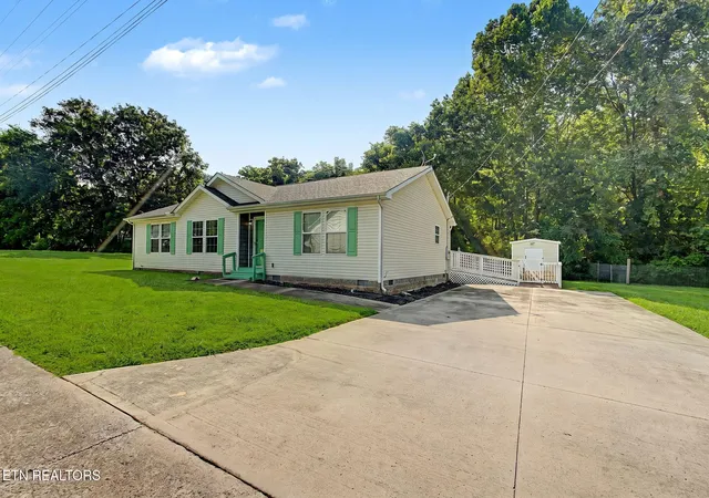 Photo 3 of Single family home for sale at 332 Howard Rd, Loudon, TN 37774 | MLS# 1351506 | Listing updated on 2026-09-30