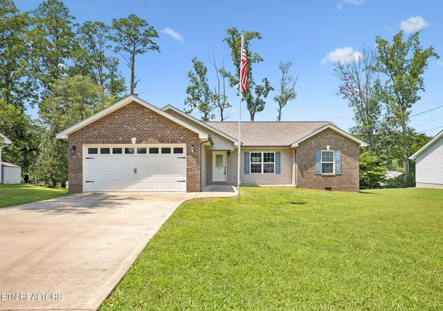 Photo 1 of Single family home for sale at 417 Highland View Dr, Knoxville, TN 37920 | MLS# 1351760 | Listing updated on 2026-09-18