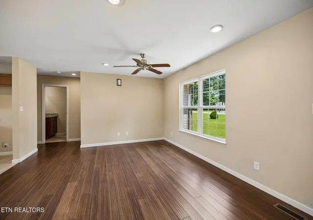 Photo 4 of Single family home for sale at 417 Highland View Dr, Knoxville, TN 37920 | MLS# 1351760 | Listing updated on 2026-09-18