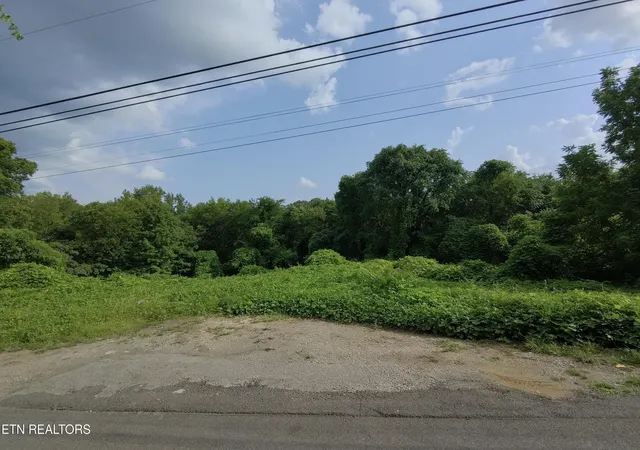 1st image of 805 Beaman Lake Rd, Knoxville, TN 37914 | MLS# 1351527