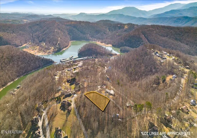 14th image of Foxwood Dr, Caryville, TN 37714 | MLS# 1351484