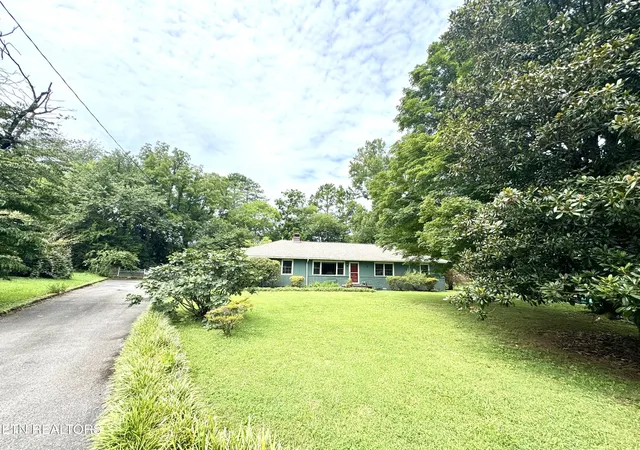 Photo 2 of Sale Pending at 7313 Stockton Dr, Knoxville, TN 37909 | MLS# 1351691 | Listing updated on 2026-08-15