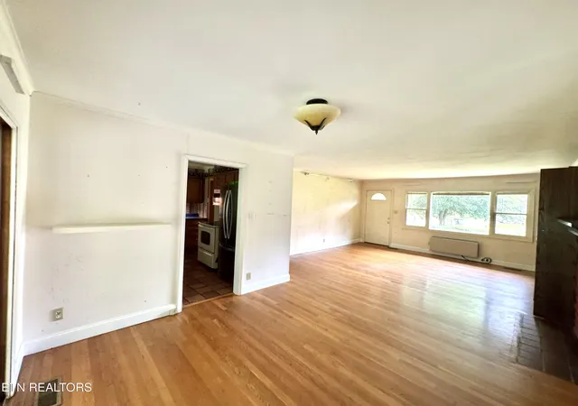 Photo 3 of Sale Pending at 7313 Stockton Dr, Knoxville, TN 37909 | MLS# 1351691 | Listing updated on 2026-08-15