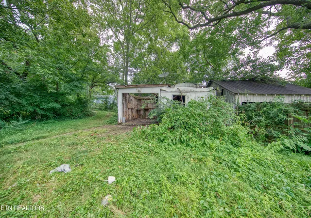 13th image of 1809 E Glenwood Ave, Knoxville, TN 37917 | MLS# 1352088