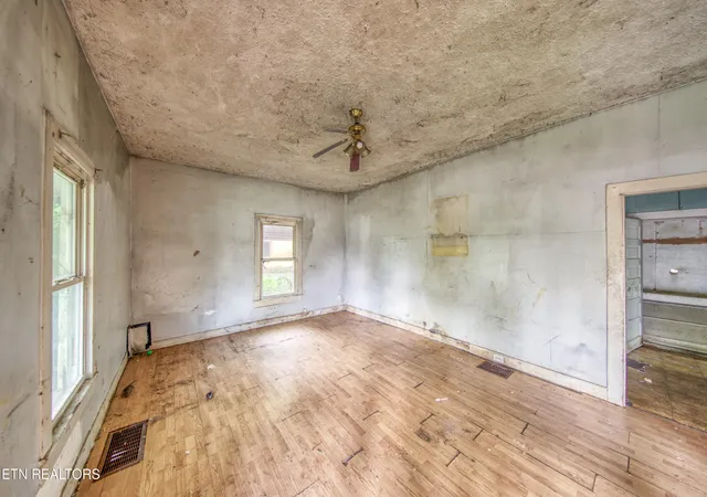 3rd image of 1809 E Glenwood Ave, Knoxville, TN 37917 | MLS# 1352088