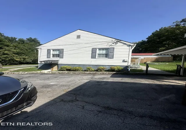 2nd image of 5406 Greencrest Rd, Knoxville, TN 37918 | MLS# 1352354