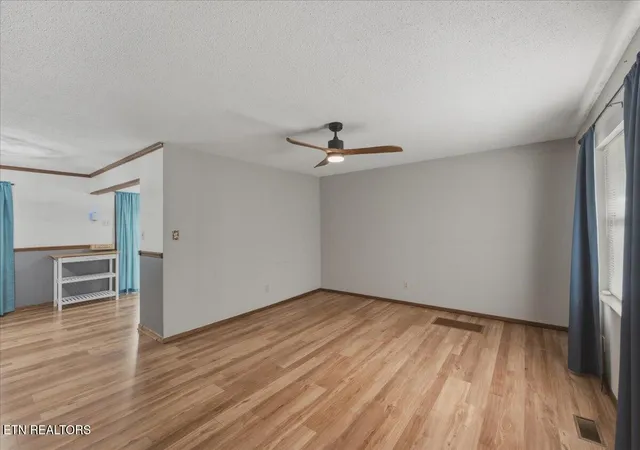3rd image of 5731 Wooded Acres Dr, Knoxville, TN 37921 | MLS# 1351511