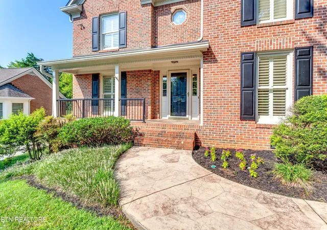 Photo 3 of Single family home for sale at 624 Sedgley Dr, Knoxville, TN 37922 | MLS# 1351593 | Listing updated on 2026-08-19