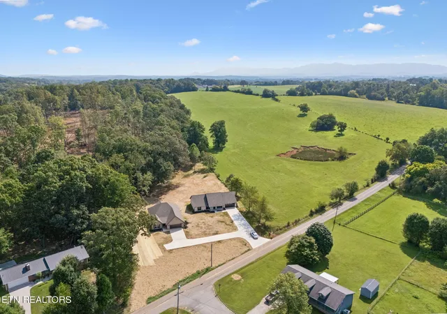43rd image of 802 Johnson Rd, Maryville, TN 37804 | MLS# 1351964