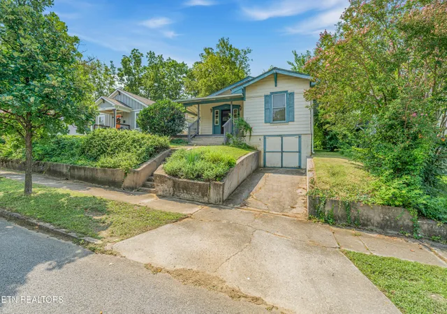 Photo 3 of Single family home for sale at 1802 Woodbine Ave, Knoxville, TN 37917 | MLS# 1351791 | Listing updated on 2026-09-18