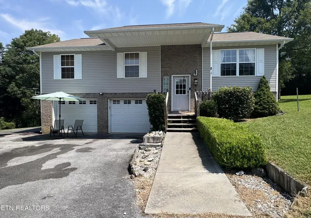 Photo 3 of Sale Pending at 2535 Grotto Ln, Sevierville, TN 37876 | MLS# 1351786 | Listing updated on 2026-09-02