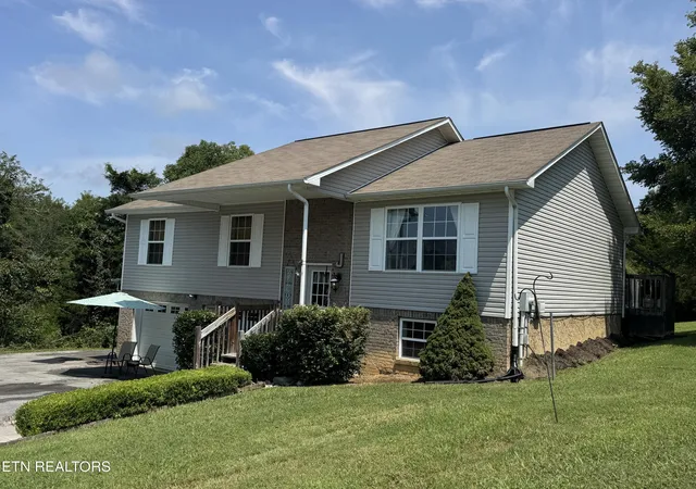 Photo 4 of Sale Pending at 2535 Grotto Ln, Sevierville, TN 37876 | MLS# 1351786 | Listing updated on 2026-09-02