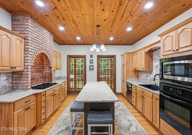 Photo 3 of Single family home for sale at 452 Cumberland Cvs Rd, Monterey, TN 38574 | MLS# 1352331 | Listing updated on 2026-08-19