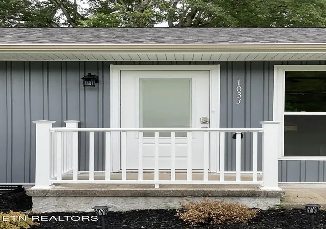 Photo 2 of Single family home for sale at 1033 Ruskin Dr, Knoxville, TN 37923 | MLS# 1351523 | Listing updated on 2026-08-29