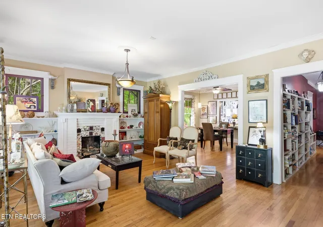 Photo 3 of Single family home for sale at 2402 Highland Dr, Knoxville, TN 37918 | MLS# 1351582 | Listing updated on 2026-09-14