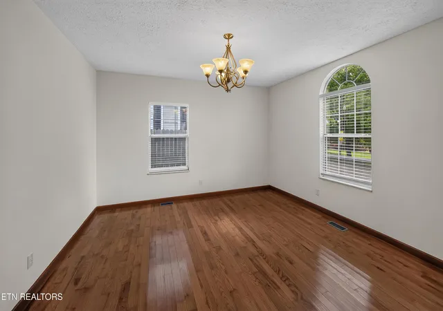 Photo 3 of Single family home for sale at 1023 Minnesota Ave, Knoxville, TN 37921 | MLS# 1352015 | Listing updated on 2026-09-11