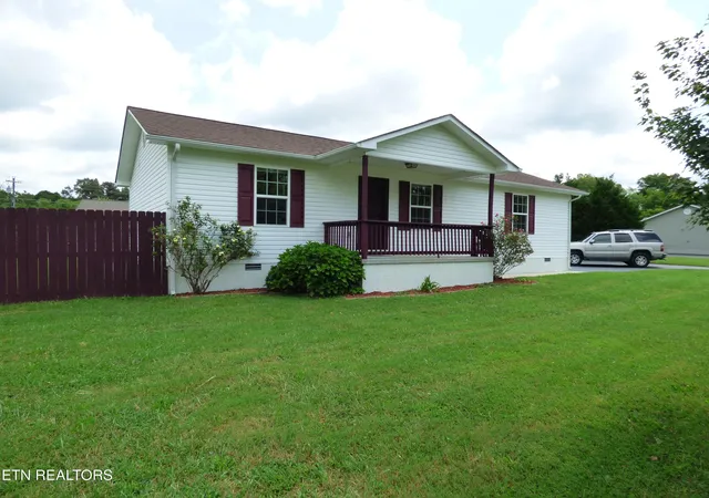 Photo 1 of Sale Pending at 84 Grandview Dr, Crossville, TN 38555 | MLS# 1351536 | Listing updated on 2026-08-28