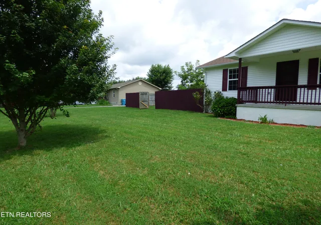 Photo 3 of Sale Pending at 84 Grandview Dr, Crossville, TN 38555 | MLS# 1351536 | Listing updated on 2026-08-28