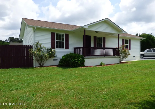 Photo 3 of Sale Pending at 84 Grandview Dr, Crossville, TN 38555 | MLS# 1351536 | Listing updated on 2026-08-28