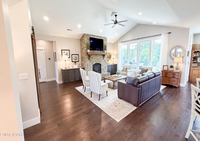 Photo 2 of Sale Pending at 3623 Promontory Point, Louisville, TN 37777 | MLS# 1351612 | Listing updated on 2026-09-03