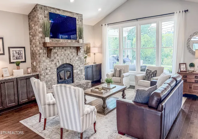 Photo 4 of Sale Pending at 3623 Promontory Point, Louisville, TN 37777 | MLS# 1351612 | Listing updated on 2026-09-03