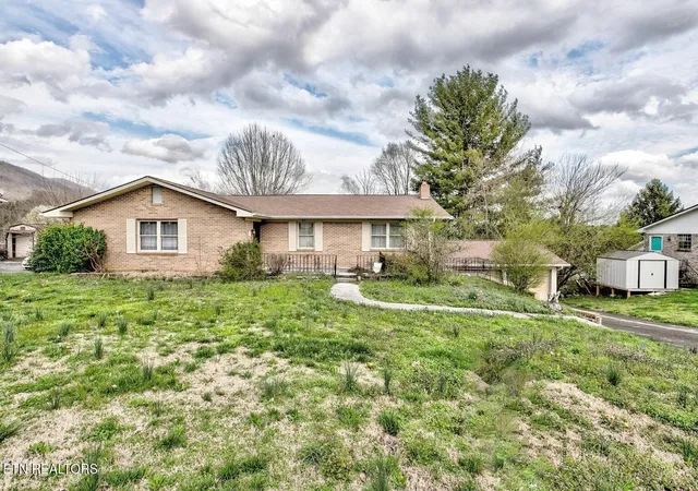 16th image of 921 Hilltop Dr, Jacksboro, TN 37757 | MLS# 1351552