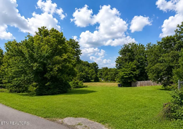 2nd image of 3821 Dance Ave, Knoxville, TN 37919 | MLS# 1351594