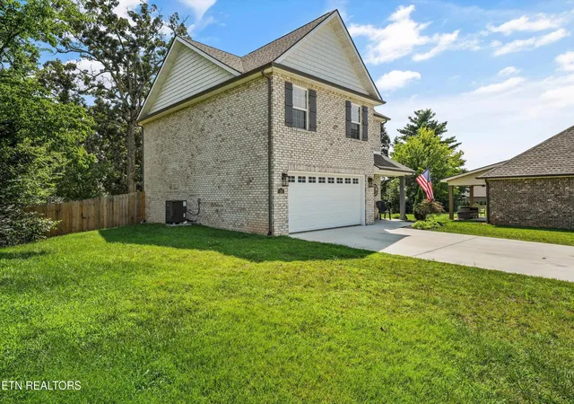 Photo 3 of Single family home for sale at 158 Sand Hills Dr, Maryville, TN 37801 | MLS# 1351579 | Listing updated on 2026-09-22