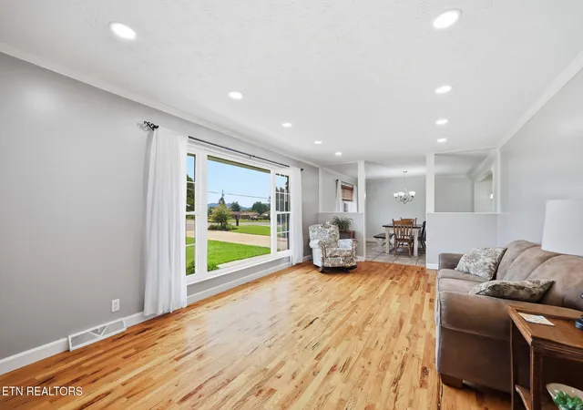 Photo 3 of Single family home for sale at 7517 Jessilee Dr, Knoxville, TN 37938 | MLS# 1351586 | Listing updated on 2026-09-14