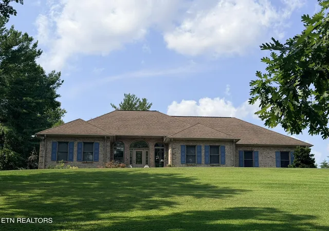 2nd image of 201 N Baker St, Oneida, TN 37841 | MLS# 1352022