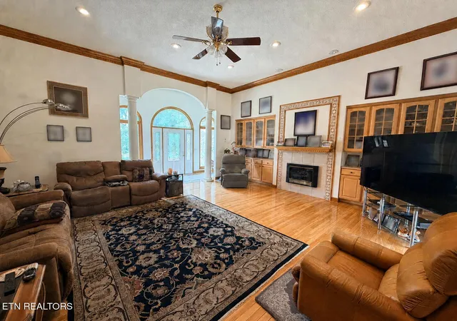 3rd image of 201 N Baker St, Oneida, TN 37841 | MLS# 1352022