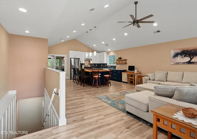3rd image of 898 Hillside Ln, Lenoir City, TN 37771 | MLS# 1351840