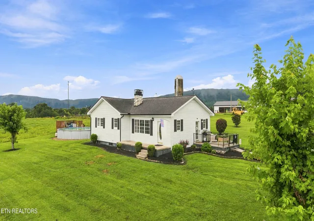 2nd image of 332 Holstein Dr, La Follette, TN 37766 | MLS# 1351793