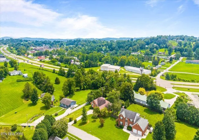 Photo 4 of Sale Pending at 185 Nance Ln, Jacksboro, TN 37757 | MLS# 1351605 | Listing updated on 2026-09-15