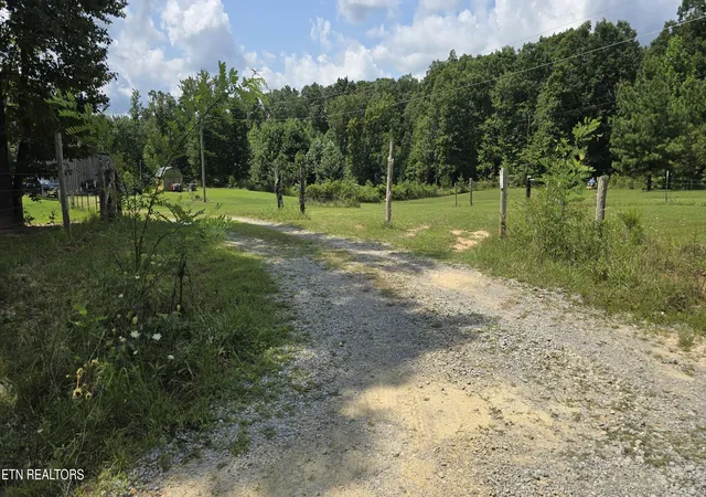 26th image of 381 Grapevine Rd, Crossville, TN 38572 | MLS# 1351621