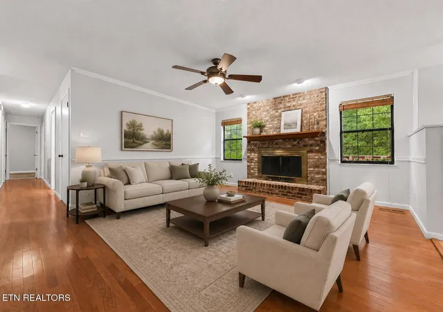 Photo 3 of Single family home for sale at 1420 Buxton Dr, Knoxville, TN 37922 | MLS# 1351631 | Listing updated on 2026-09-01