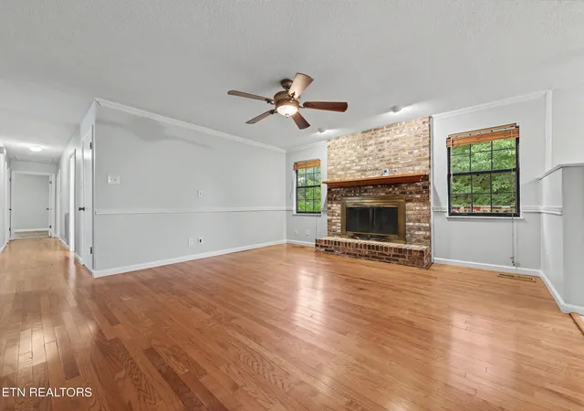 Photo 4 of Single family home for sale at 1420 Buxton Dr, Knoxville, TN 37922 | MLS# 1351631 | Listing updated on 2026-09-01