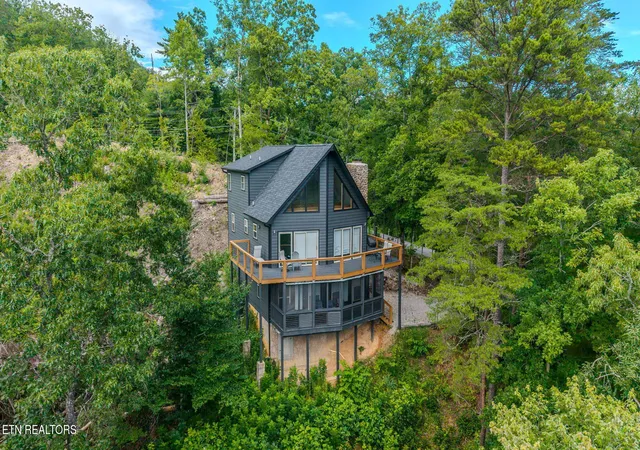 Photo 3 of Single family home for sale at 209 Cutter Gap Rd, Townsend, TN 37882 | MLS# 1352428 | Listing updated on 2026-09-14