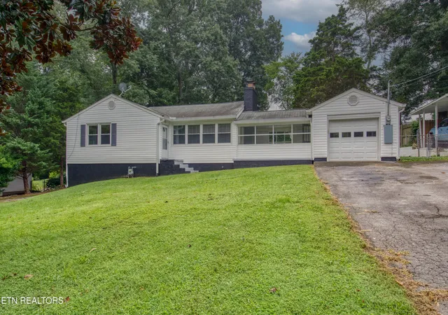 Photo 3 of Single family home for sale at 1806 Westchester Dr, Knoxville, TN 37918 | MLS# 1351653 | Listing updated on 2026-08-30