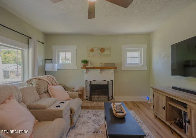 Photo 4 of Single family home for sale at 3810 Catalpa Ave, Knoxville, TN 37914 | MLS# 1351659 | Listing updated on 2026-08-13