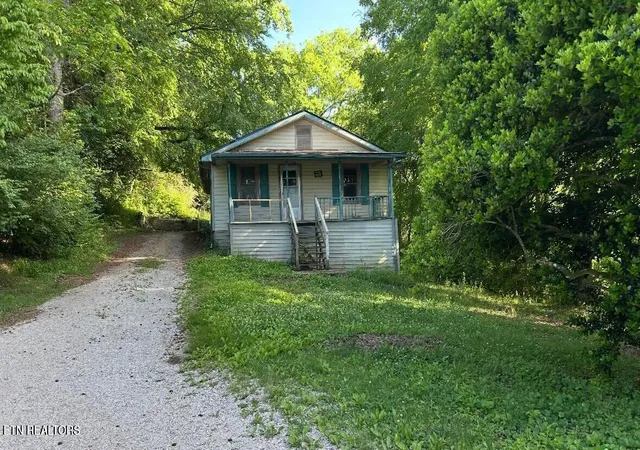 1st image of 127 Elliott St, Harriman, TN 37748 | MLS# 1351673