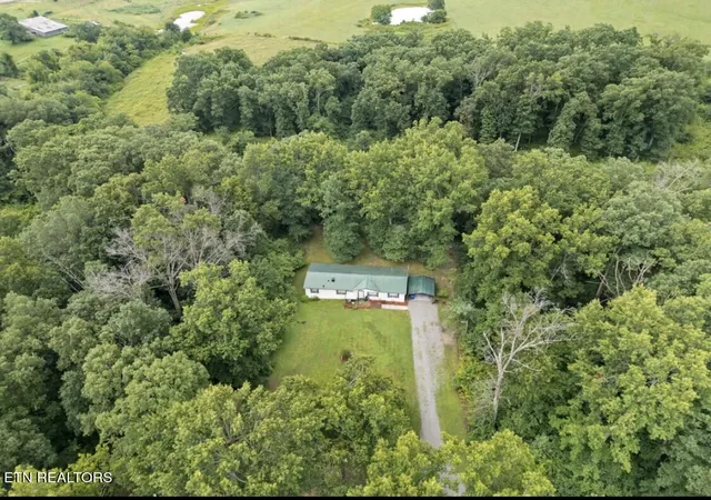 2nd image of 1110 Gray Fox Dr, Crossville, TN 38571 | MLS# 1351680