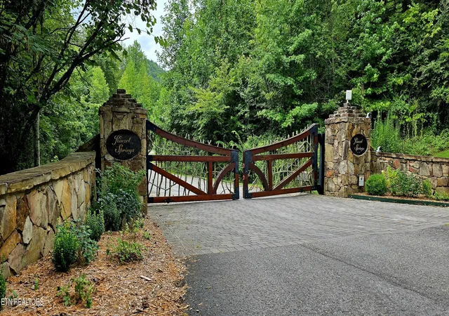 1st image of 491 Chetola Tr, Townsend, TN 37882 | MLS# 1351692