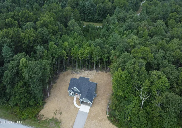 39th image of 843 Dulog Tr, Jamestown, TN 38556 | MLS# 1351828