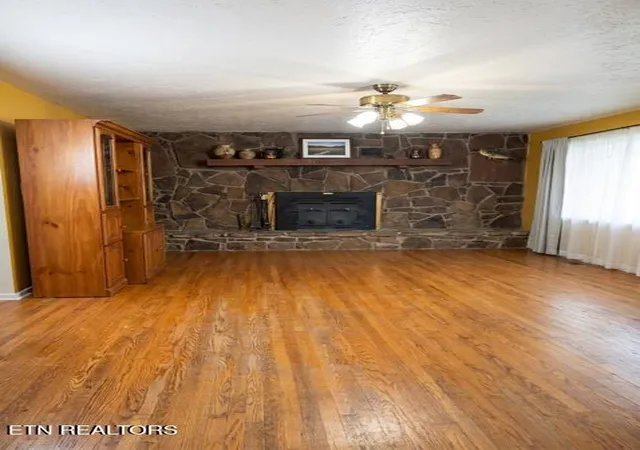 image of 907 High St, Clinton, TN 37716 | MLS# 1351702