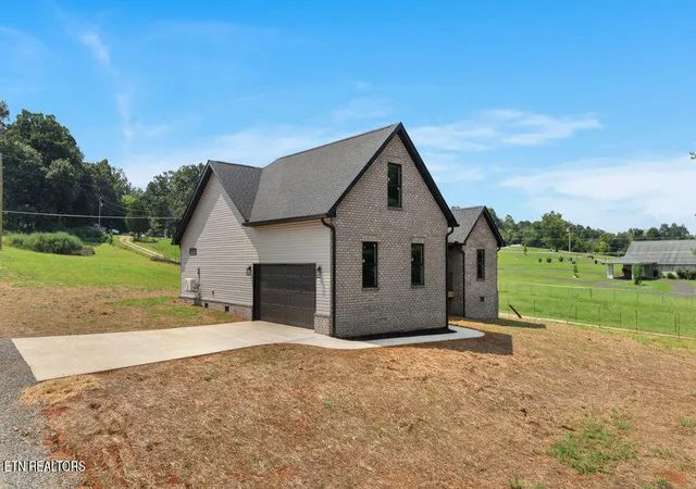 4th image of 1124 Ruby Wy, Greenback, TN 37742 | MLS# 1351725
