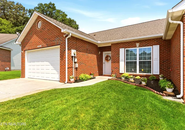 Photo 2 of Sale Pending at 4509 Broadmeadow Way, Knoxville, TN 37912 | MLS# 1351933 | Listing updated on 2026-09-08