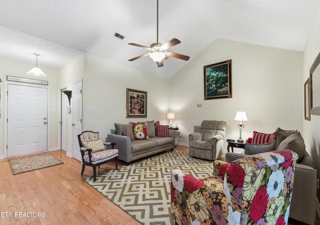 Photo 3 of Sale Pending at 4509 Broadmeadow Way, Knoxville, TN 37912 | MLS# 1351933 | Listing updated on 2026-09-08